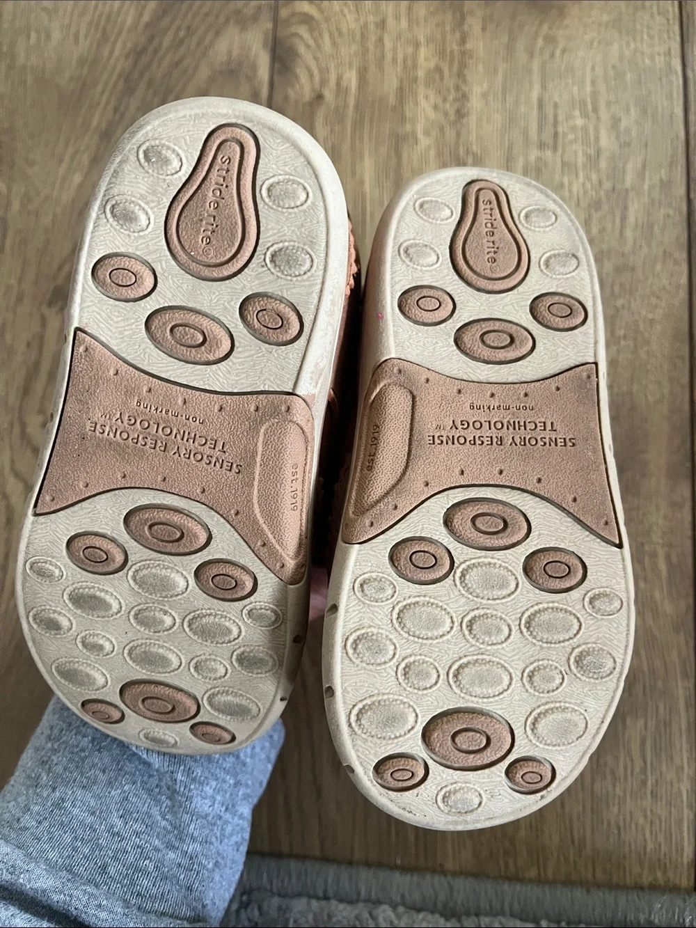 Stride Rite Ellsworth wing tip shoes